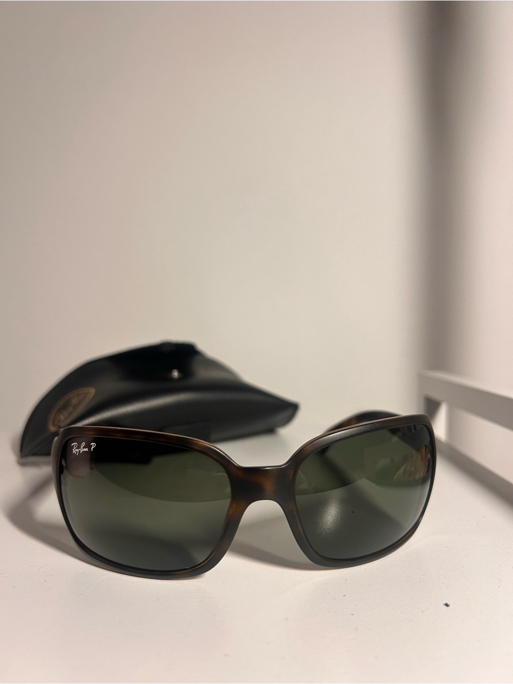 Ray-Ban Women's Brown Tortoiseshell Frame with Green Lenses Sunglasses